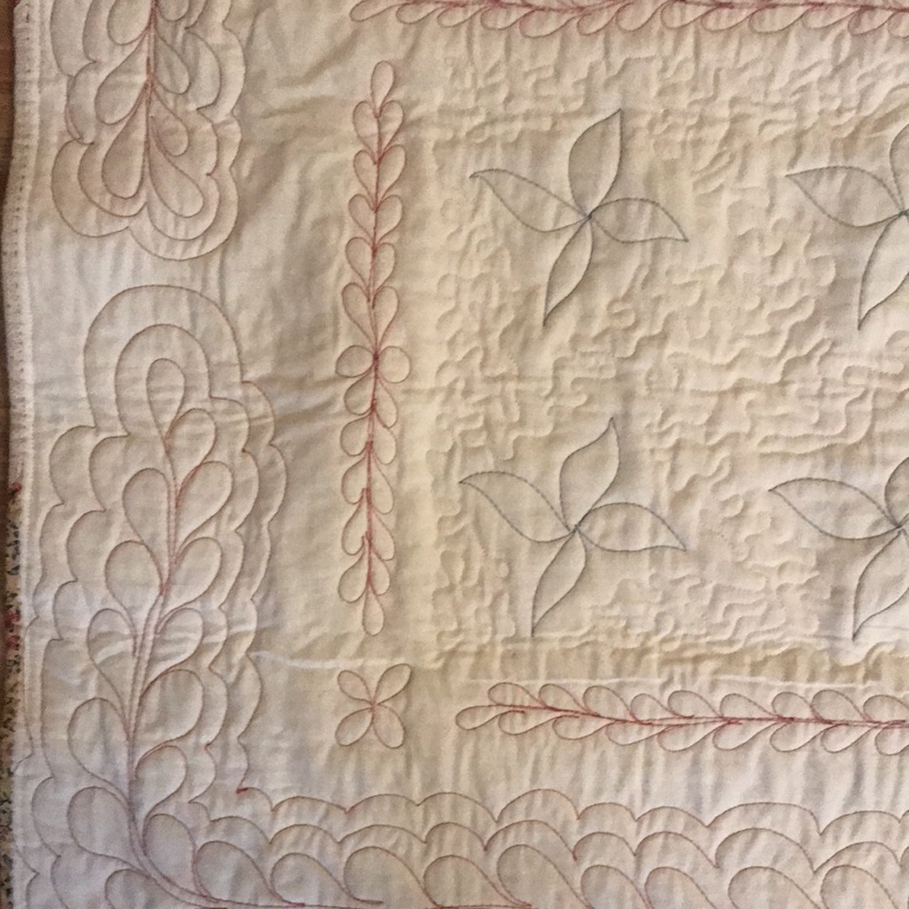 - Beautiful HANDMADE LAP QUILT - Picture 9 of 11